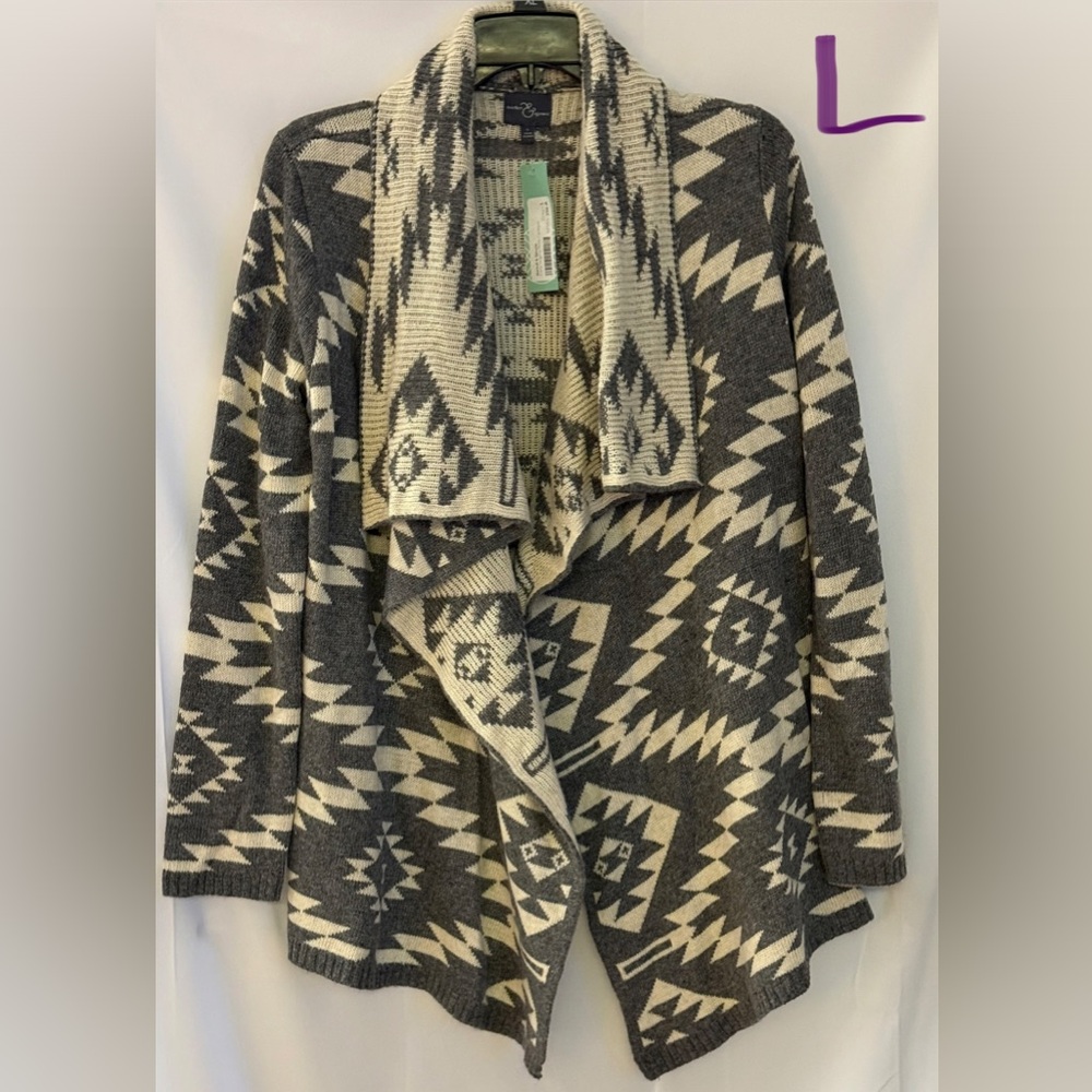 Market & Spruce Charcoal and Cream Geometric Cardigan